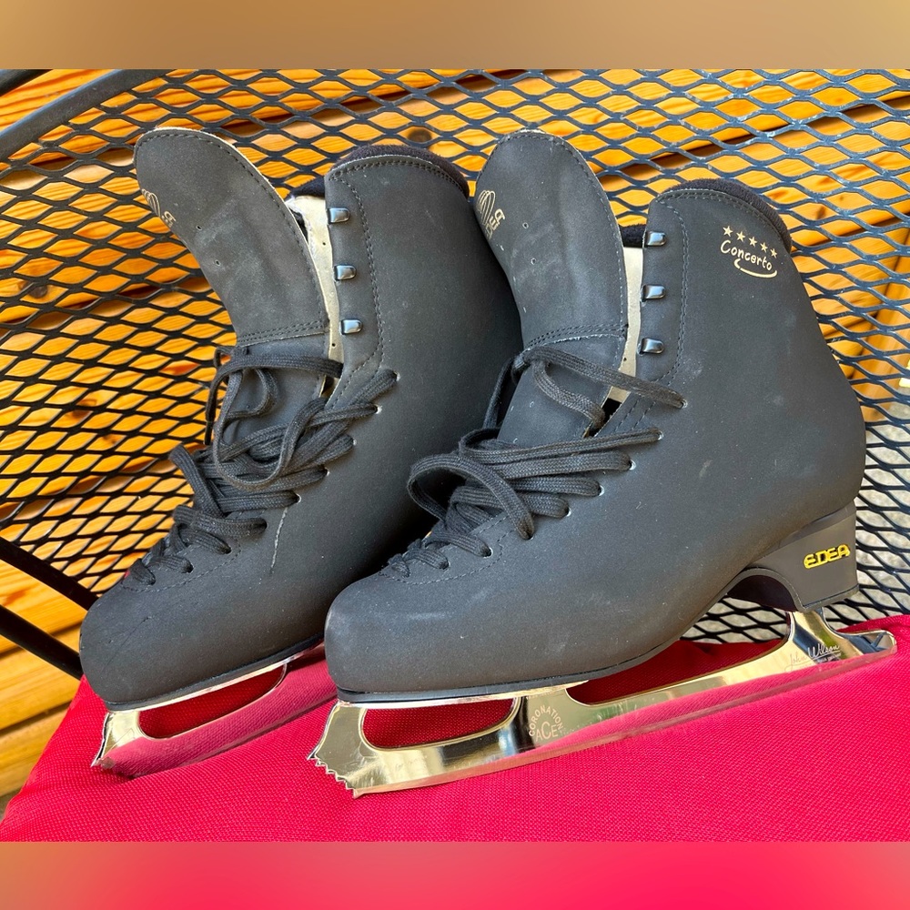 Edea Concerto 280 with Coronation Ace Blades, figure skates, black